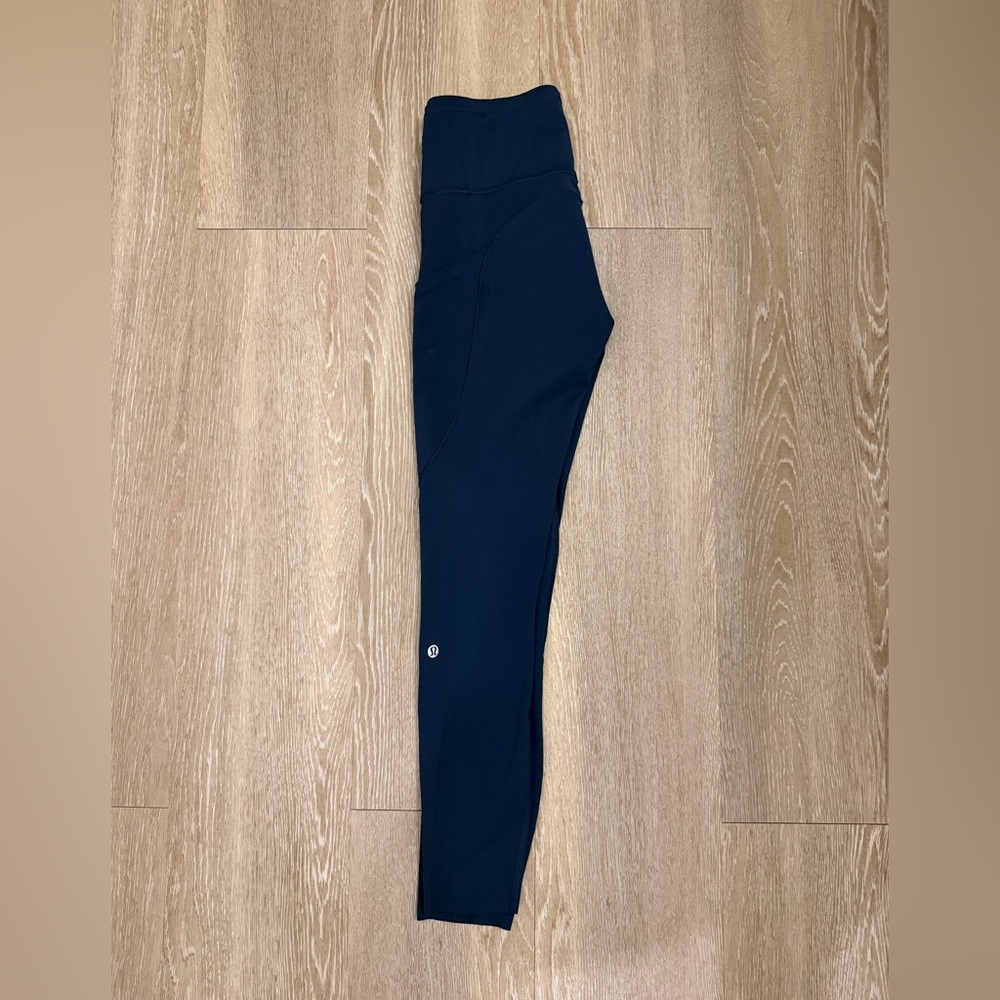 Lululemon Navy Blue High-Waisted Leggings with Pockets